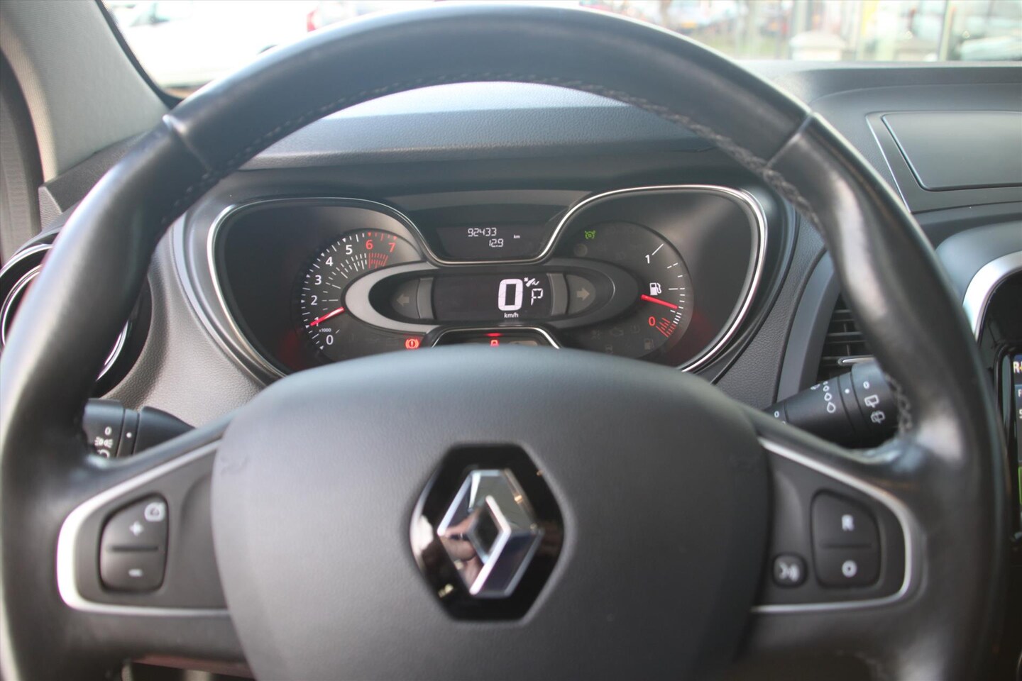 Renault Captur - 150PK-INTENS-AUTOM-93DKM-GLASDAK-CAMERA-TREKH- - AutoWereld.nl