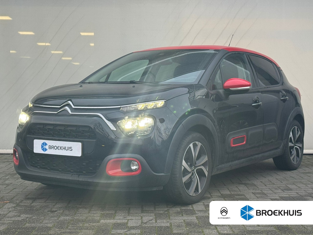Citroën C3 - 1.2 PureTech Shine Airco | Camera | Cruise Control | DAB | Keyless | LED | Navi | Stoelver - AutoWereld.nl