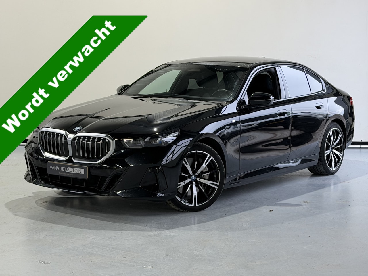 BMW 5-serie - 550e xDrive M SPORT - AutoWereld.nl