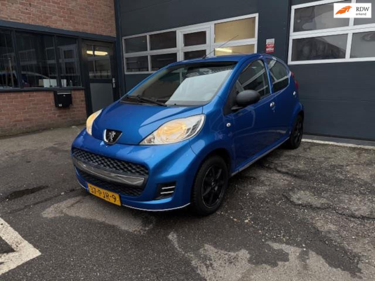 Peugeot 107 - 1.0-12V Accent met bluetooth - AutoWereld.nl