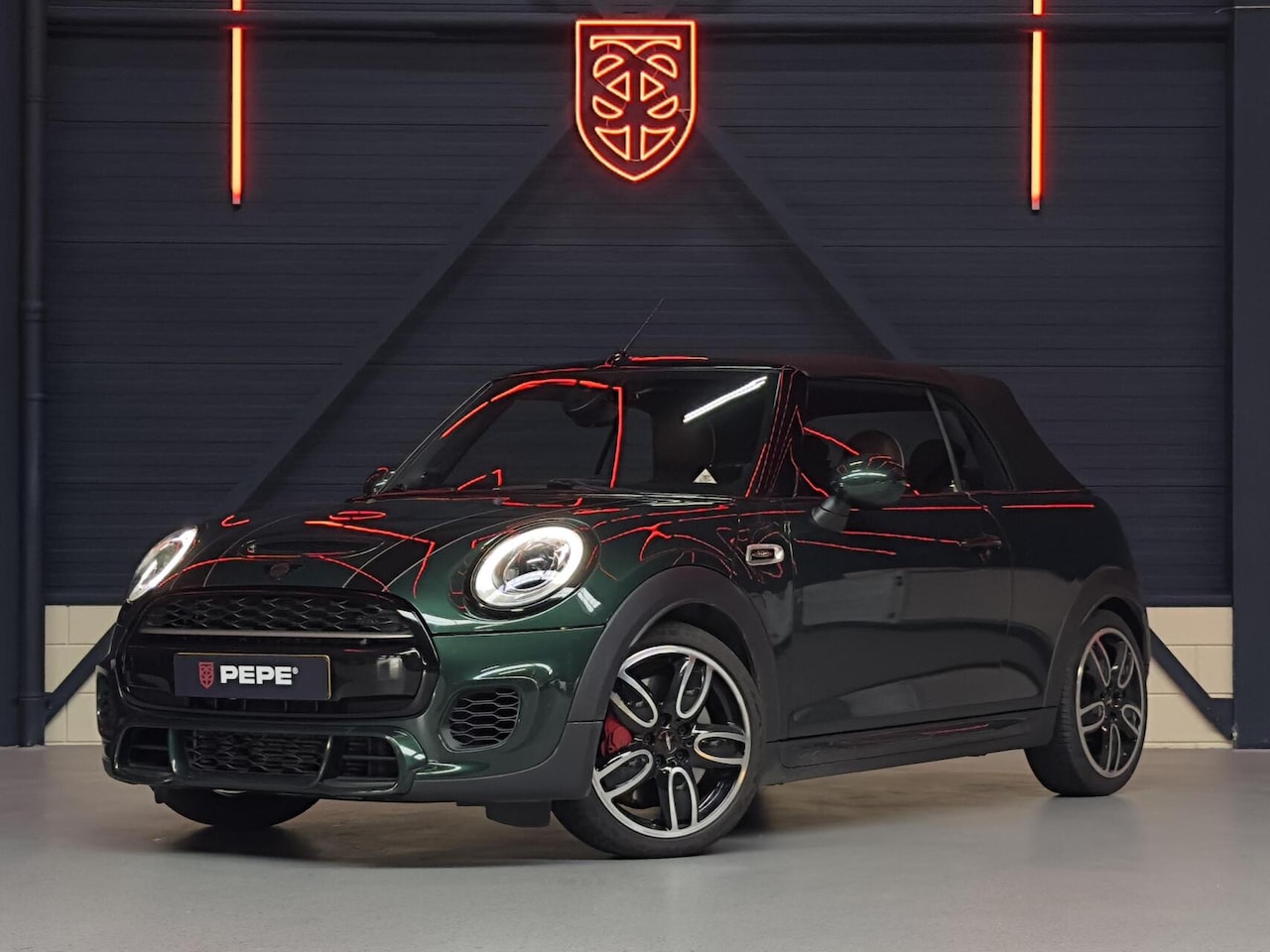 MINI Cabrio - 2.0 John Cooper Works |LEDER|H&K|STOELVERW.|ACC - AutoWereld.nl