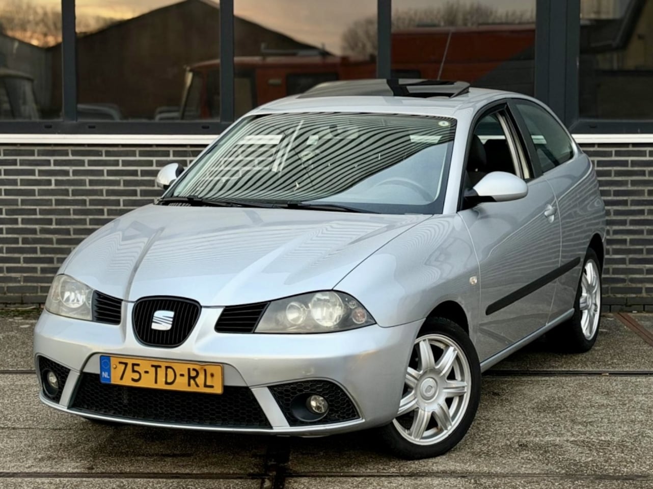 SEAT Ibiza - 1.4-16V Chill Out 1.4-16V Chill Out - AutoWereld.nl