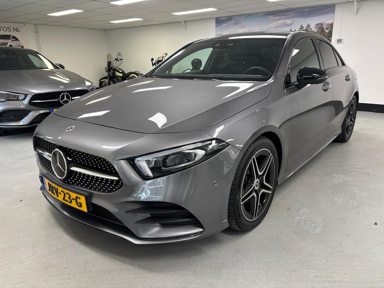 Mercedes-Benz A-klasse - 180 AMG Panorama 360 Camera Distronic Head up Keyless - AutoWereld.nl
