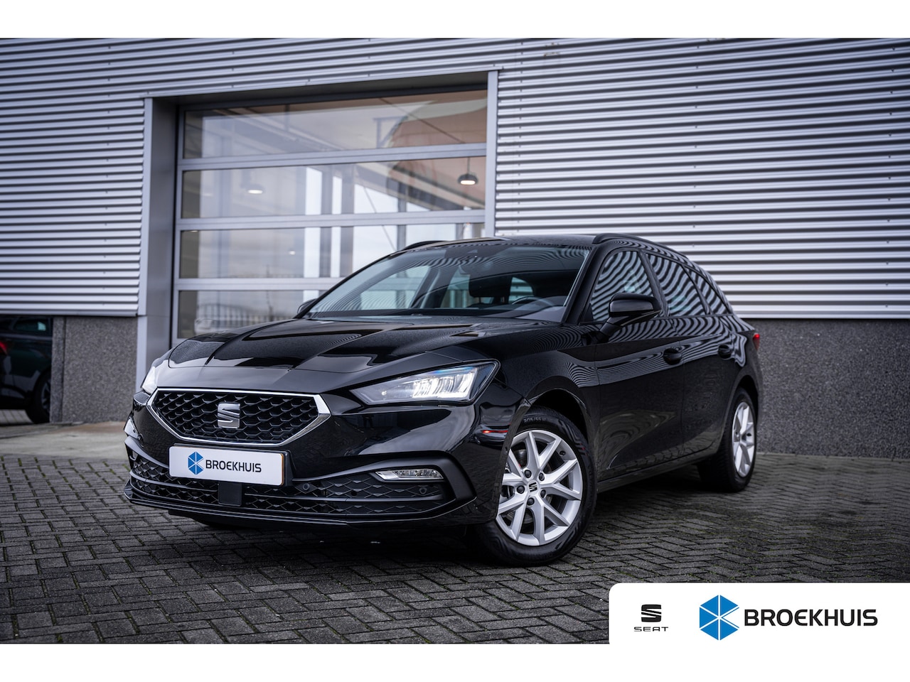 SEAT Leon Sportstourer - 1.0 eTSI Style Business Intense | Achteruitrijcamera | Trekhaak | Volledig digitaal instru - AutoWereld.nl