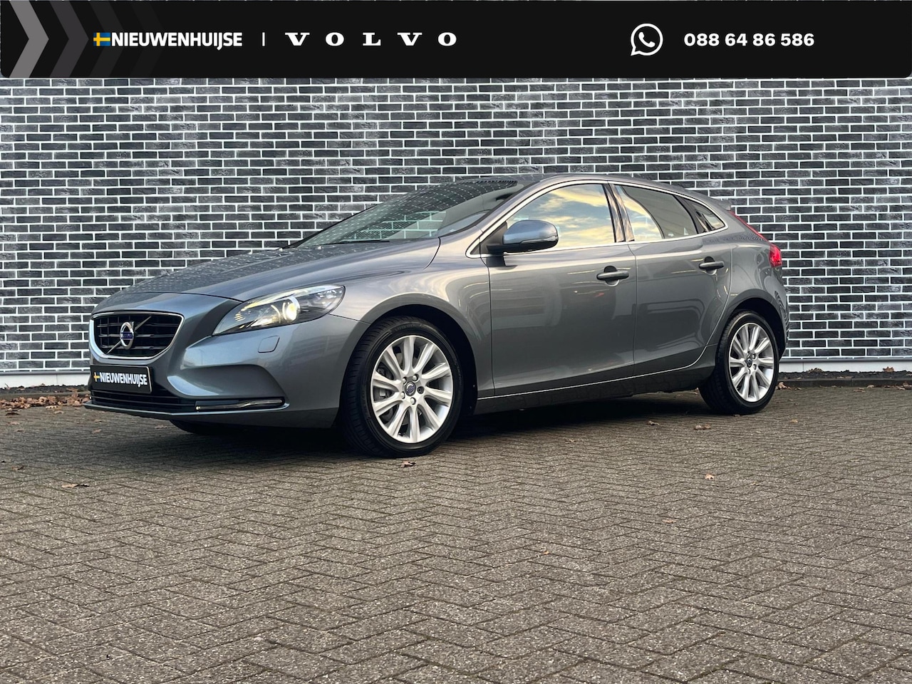 Volvo V40 - 1.5 T3 Nordic+ | Automaat | Trekhaak | Bi-xenon koplampen | Navigatie | 17" velgen | Stoel - AutoWereld.nl
