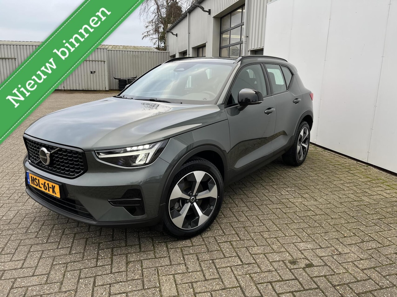 Volvo XC40 - 2.0 B4 Plus Dark|HK Audio|el.stoelen|19"|ACC|Blis|Trekh.| - AutoWereld.nl