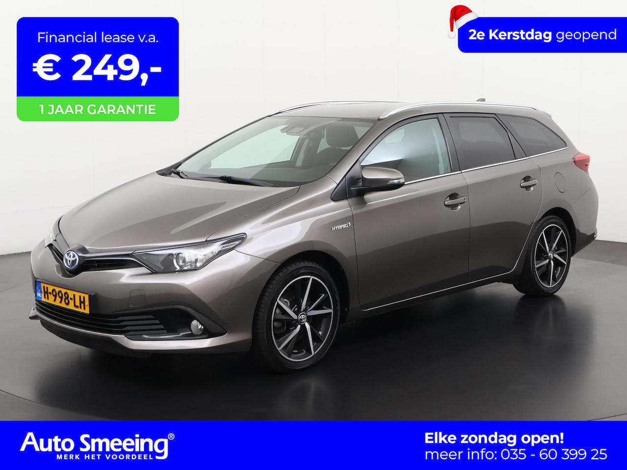 Toyota Auris Touring Sports - 1.8 Hybrid Freestyle | Trekhaak | Camera | Navigatie | Zondag Open! - AutoWereld.nl