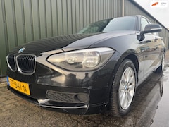 BMW 1-serie - 116i Executive Automaat Nieuwe APK