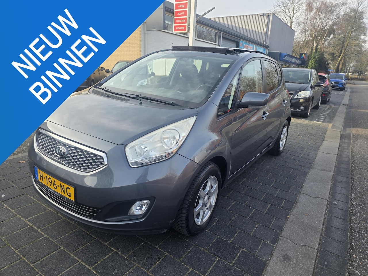 Kia Venga - 1.6 CVVT X-ecutive 5 deurs, climate control, wlwktrisch panoramadak,stoelverwarming - AutoWereld.nl