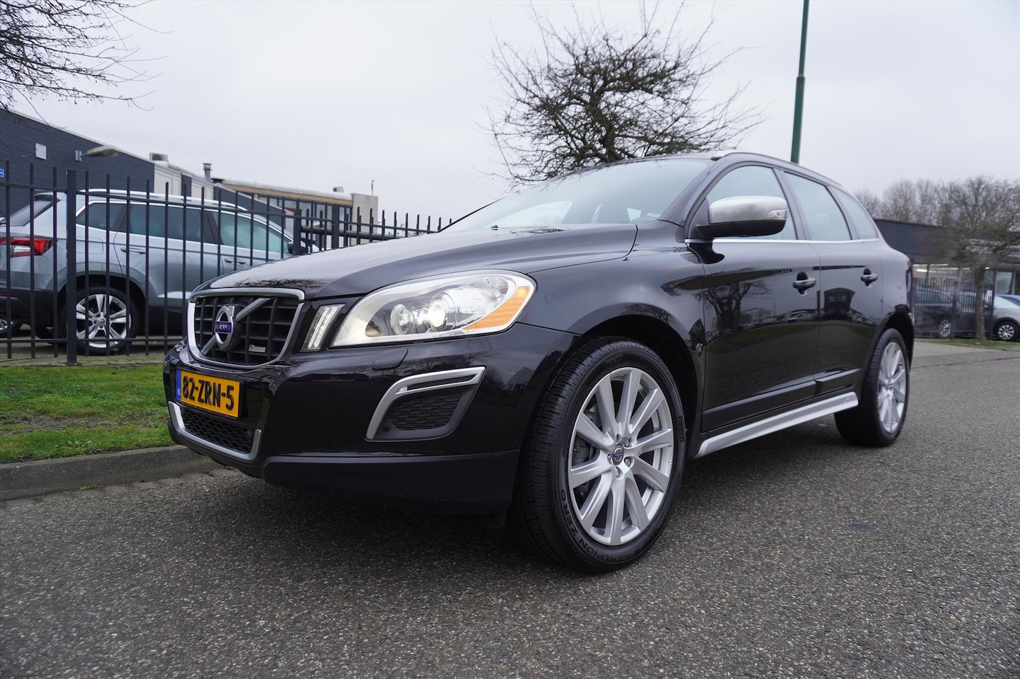Volvo XC60 - T5 240pk Powershift FWD R-Design LEDER NL-AUTO - AutoWereld.nl