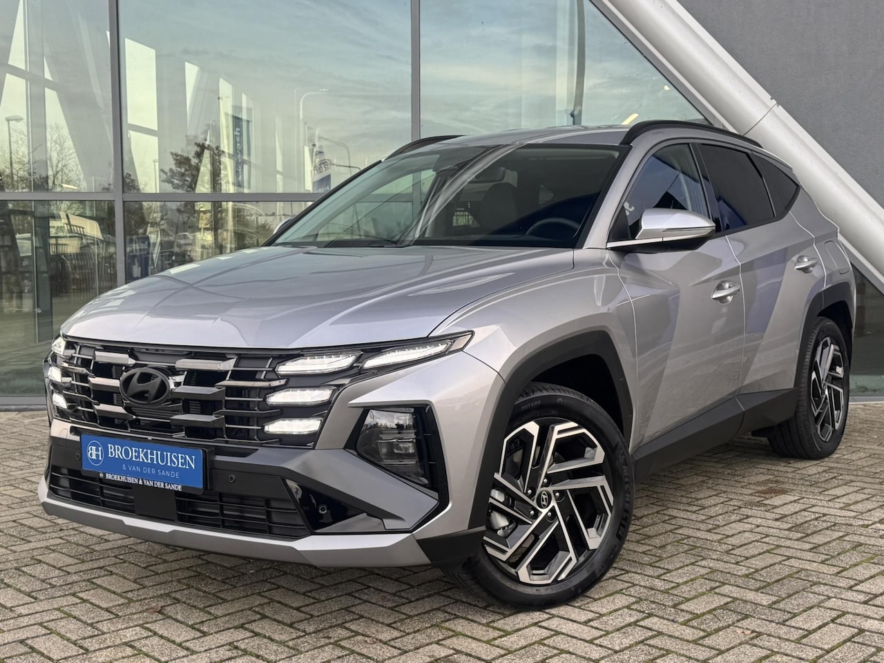 Hyundai Tucson - 1.6 T-GDI PHEV Comfort Smart 4WD 252pk Camera / Stuur-Stoel Verwarming / HU Display - AutoWereld.nl