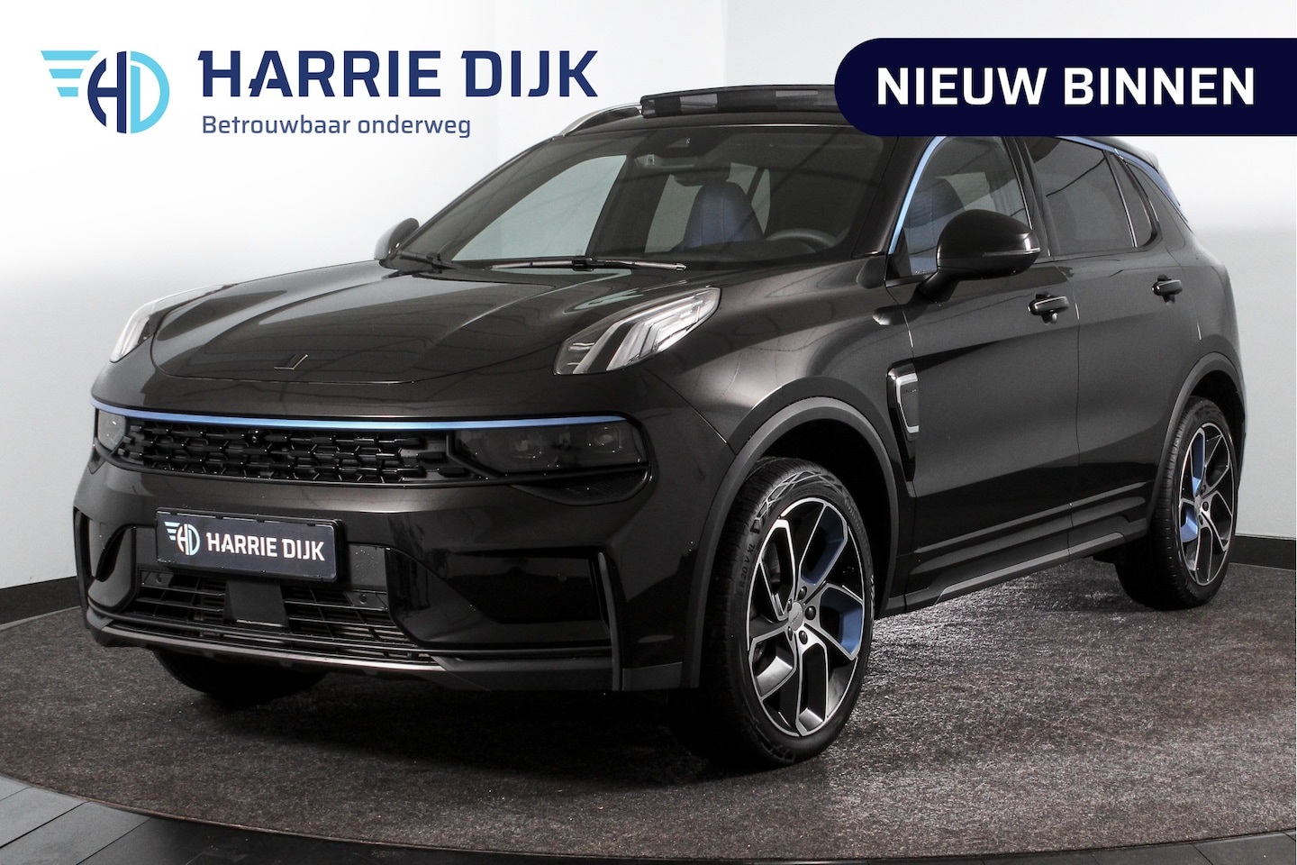 Lynk & Co 01 - 1.5 PHEV 261PK MY23 | Afn. Trekhaak | Donkere hemel | 360 Camera | 7.4 kWh Boordlader | S/ - AutoWereld.nl