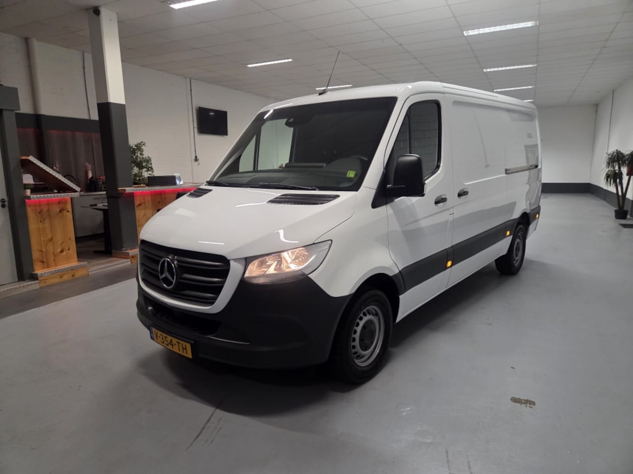 Mercedes-Benz Sprinter - 316 2.2 CDI L2H1 AUTOMAAT - AutoWereld.nl