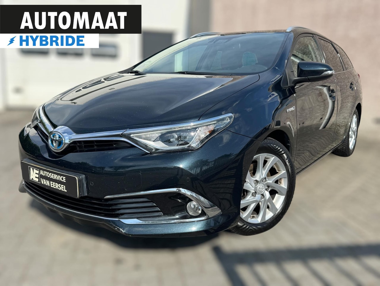 Toyota Auris Touring Sports - 1.8 Hybrid Lease pro HYBRID / CAMERA / PANORAMADAK / CRUISE / PDC / STOELVERW - AutoWereld.nl