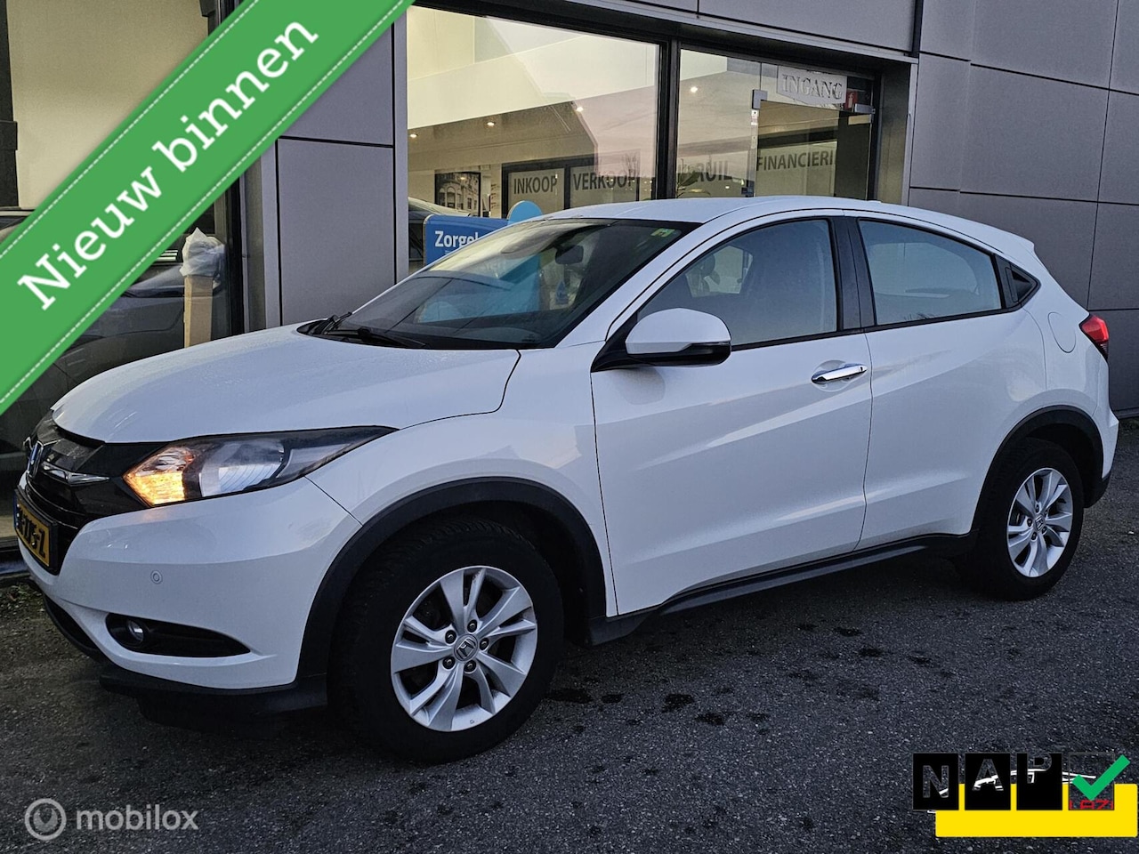 Honda HR-V - 1.5 i-VTEC Elegance Navigatie/PDC/Stoelverwarming - AutoWereld.nl