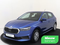 Skoda Fabia - 1.0 TSI Ambition | CarPlay | Cruise control | Parkeersensoren achter | Airco | Lane- en fr