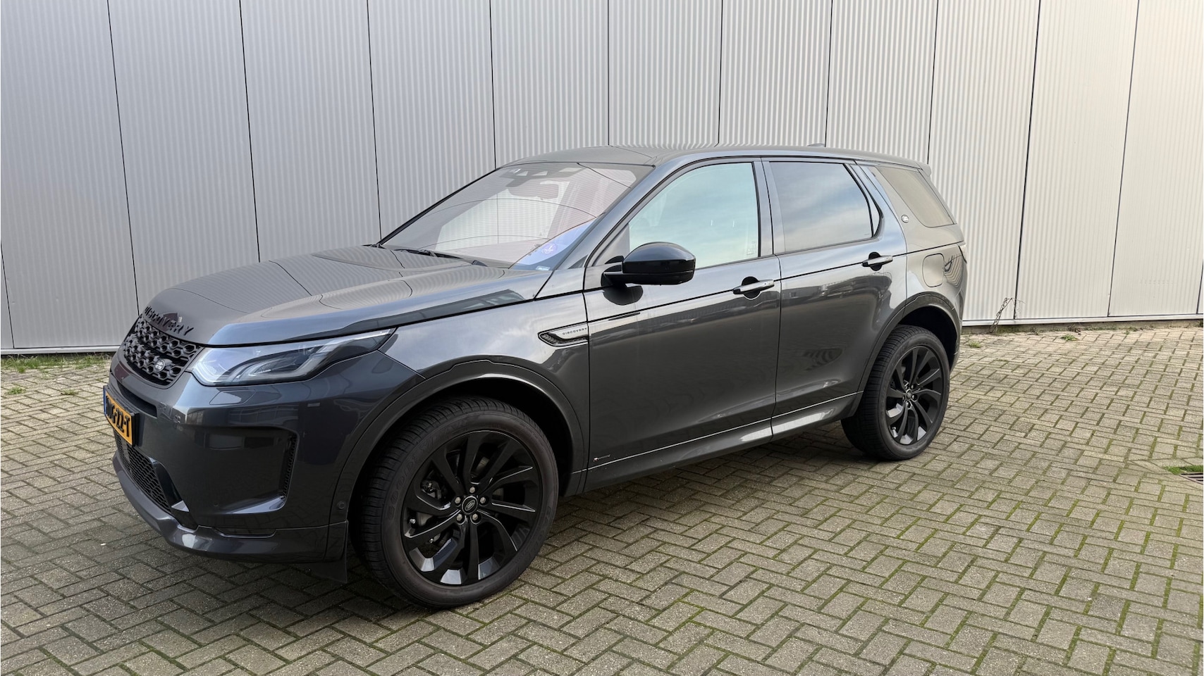 Land Rover Discovery Sport - P300e 1.5 R-Dynamic HSE Panoramadak / Meridian™ - AutoWereld.nl