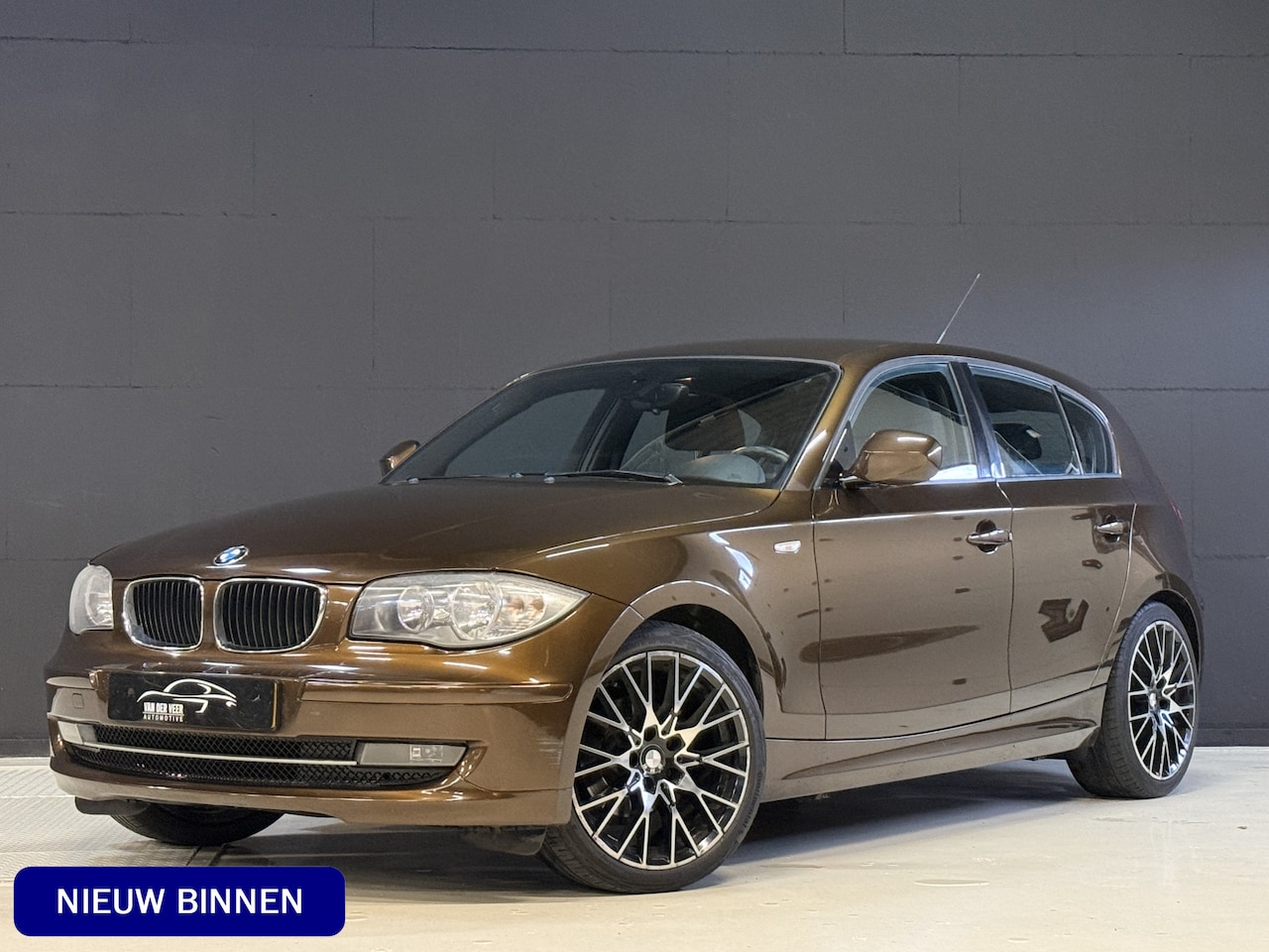 BMW 1-serie - 116i Business Line | 122.000km | 18 inch | Stuurbediening | Licht/regensensor - AutoWereld.nl