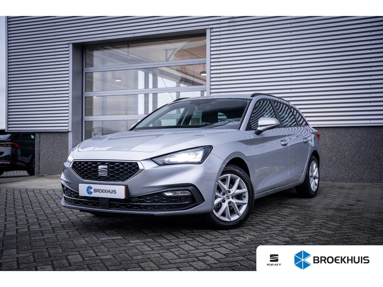 SEAT Leon Sportstourer - 1.0 eTSI Style Business Intense | Achteruitrijcamera | Apple Carplay/Android Auto|telefoon - AutoWereld.nl