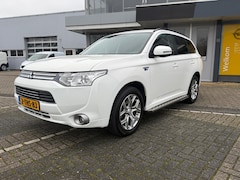 Mitsubishi Outlander - 2.0 PHEV instyle+ | Navi | Camera | Automaat | LMV | Trekhaak |