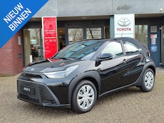 Toyota Aygo X - Hybrid 115 PLAY NIEUW DIRECT LEVERBAAR HYBRIDE AD-CRUISE CLIMA CAMERA APPLE/ANDROID EL-RAM