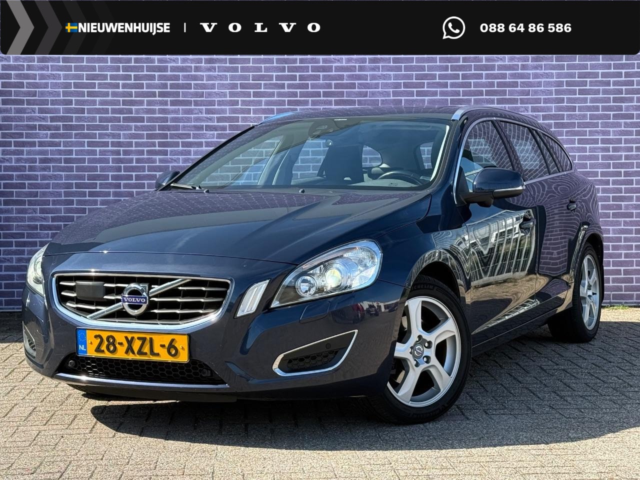 Volvo V60 - 2.0 D4 Summum 5 cilinder! | Trekhaak | adaptieve cruise control | dode detectie | Bi-Xenon - AutoWereld.nl