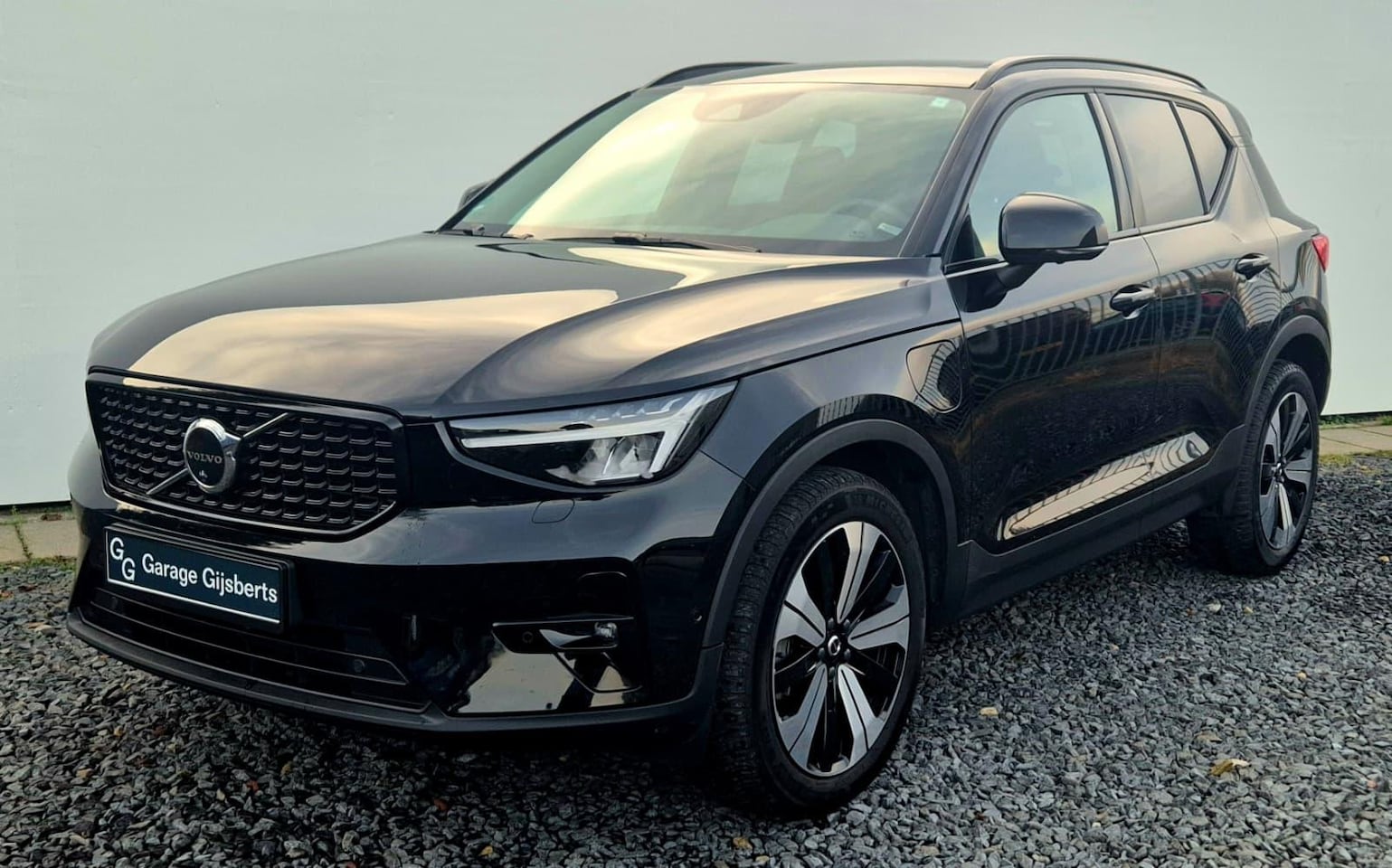 Volvo XC40 - 1.5 T4 Phev Plus Dark MY 2022 - 19” Wielen -  Lighting – Harman Kardon Audio -  360 Cam - - AutoWereld.nl