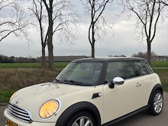 MINI Cooper - Navi met Bluetooth | Leder + stoelverwarming | Nieuwe APK