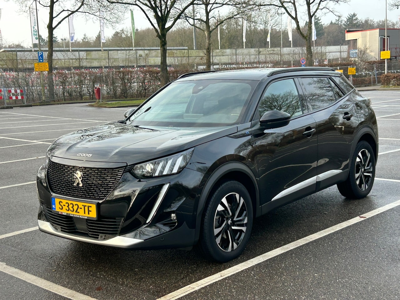Peugeot e-2008 - EV 50kWh GT Pack - AutoWereld.nl