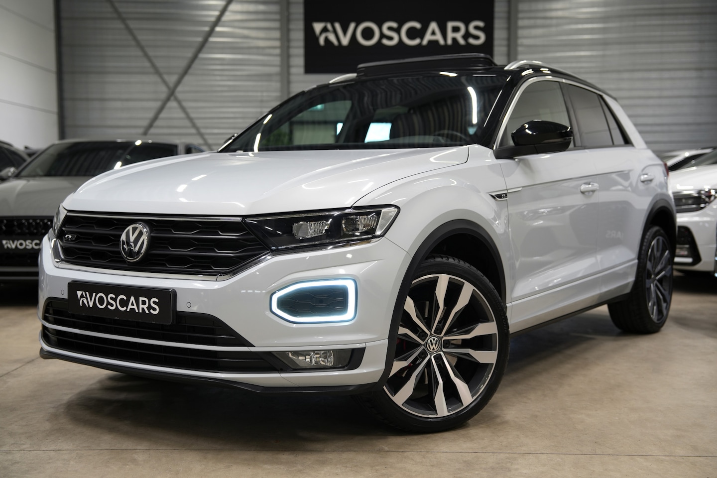 Volkswagen T-Roc - 1.5 TSI 3x R-Line * Pano - Virtual - Keyless - Beats - Trekhaak - Camera - ACC - Blind Spo - AutoWereld.nl