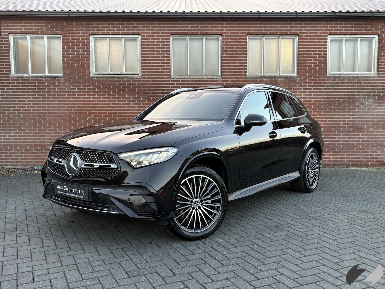 Mercedes-Benz GLC-klasse - 300e 4MATIC AMG Line | Pano | Burmester | Trekhaak | - AutoWereld.nl