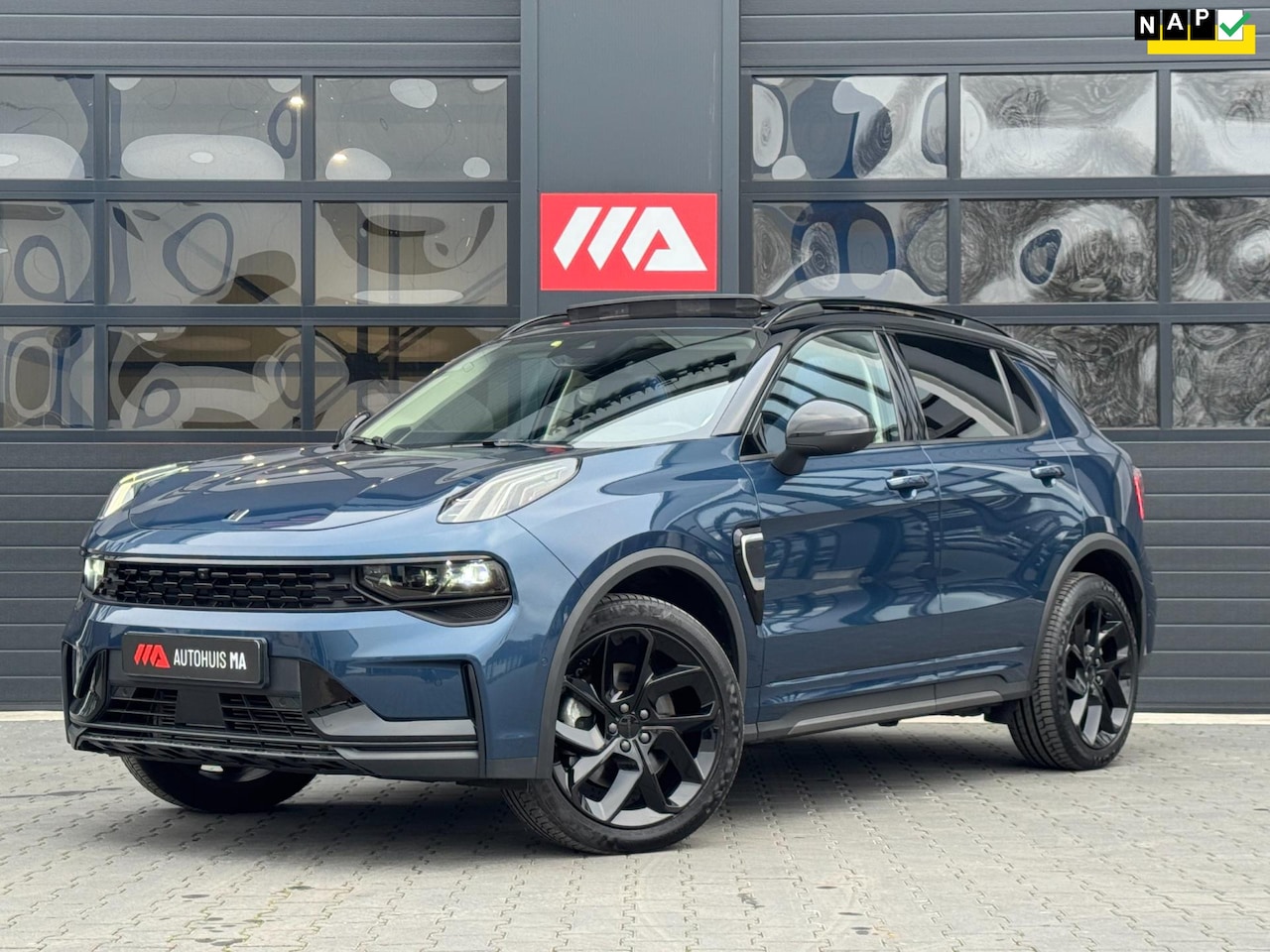 Lynk & Co 01 - 1.5 Black Edition Trekhaak/Panoramadak/ACC/Stoelverwarming - AutoWereld.nl