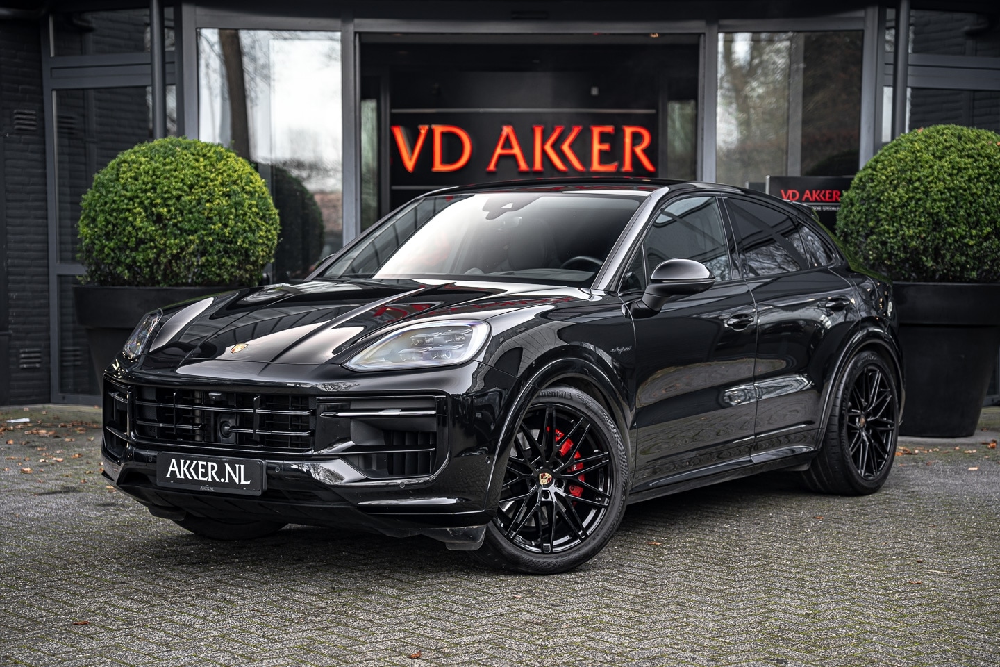 Porsche Cayenne Coupé - E-Hybrid SportDesign BTW | Head-up | 4Wielsturing | Bijrijdersdisplay | 360° Camera - AutoWereld.nl
