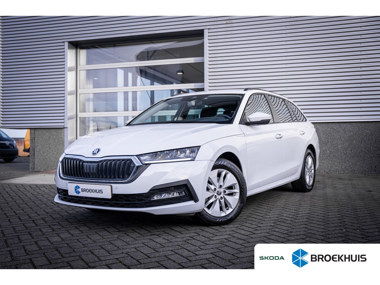 Skoda Octavia Combi - 1.0 e-TSI Business Edition | Cruise control | Trekhaak uitklapbaar | Voorstoelen verwarmd - AutoWereld.nl