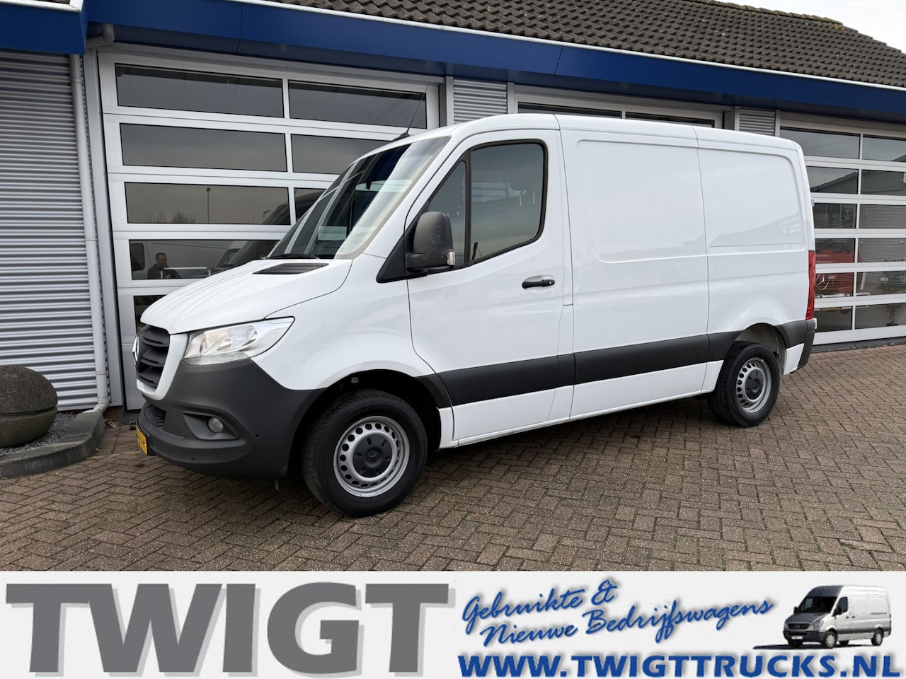 Mercedes-Benz Sprinter - 211 2.2 CDI L1H1 Automaat/10"MBUX - AutoWereld.nl