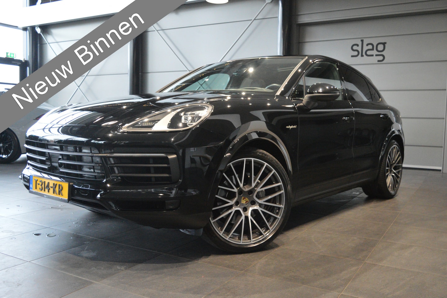 Porsche Cayenne - 3.0 E-Hybrid Platinum Edition Bose pano trekhaak 22 inch !! - AutoWereld.nl