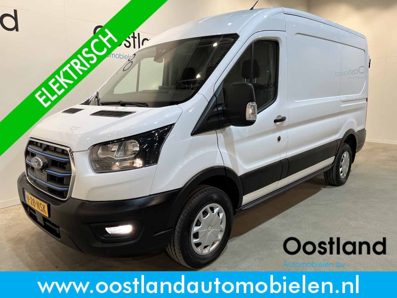 Ford E-Transit - 350 L2H2 Trend 68 kWh 184 PK / 100% Elektrisch !! / Airco / Cruise Control / CarPlay / Cam - AutoWereld.nl