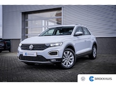 Volkswagen T-Roc - 1.5 TSI Sport | Airco (automatisch) | Lichtmetalen velgen 17" | Trekhaak