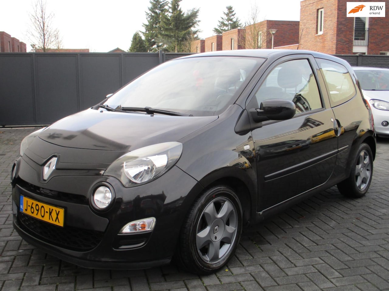 Renault Twingo - 1.2 16V Collection Airco 90 dkm !! - AutoWereld.nl