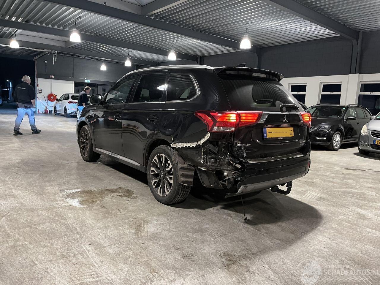 Mitsubishi Outlander - 2.0 PHEV instyle NL NAP!