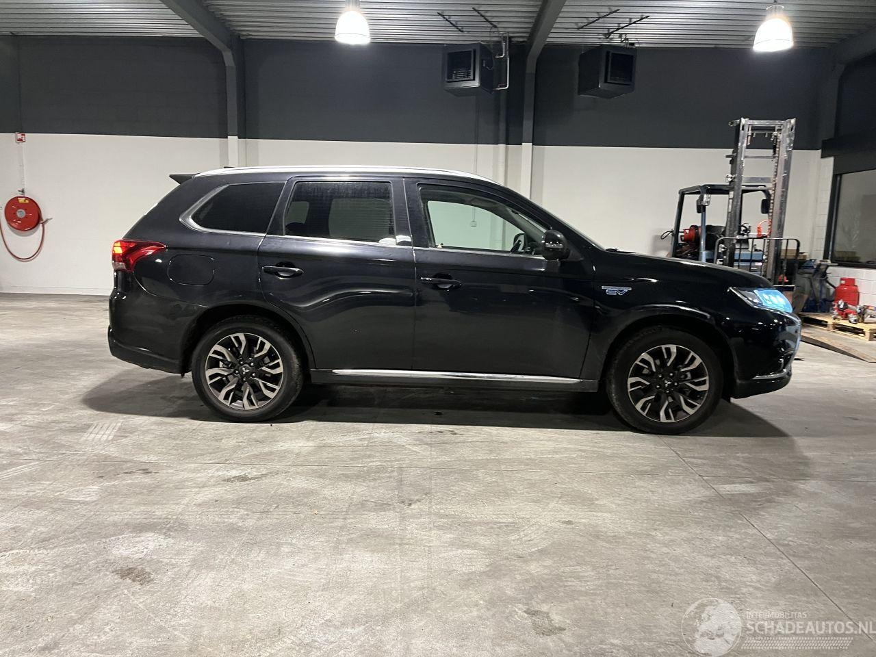 Mitsubishi Outlander - 2.0 PHEV instyle NL NAP!