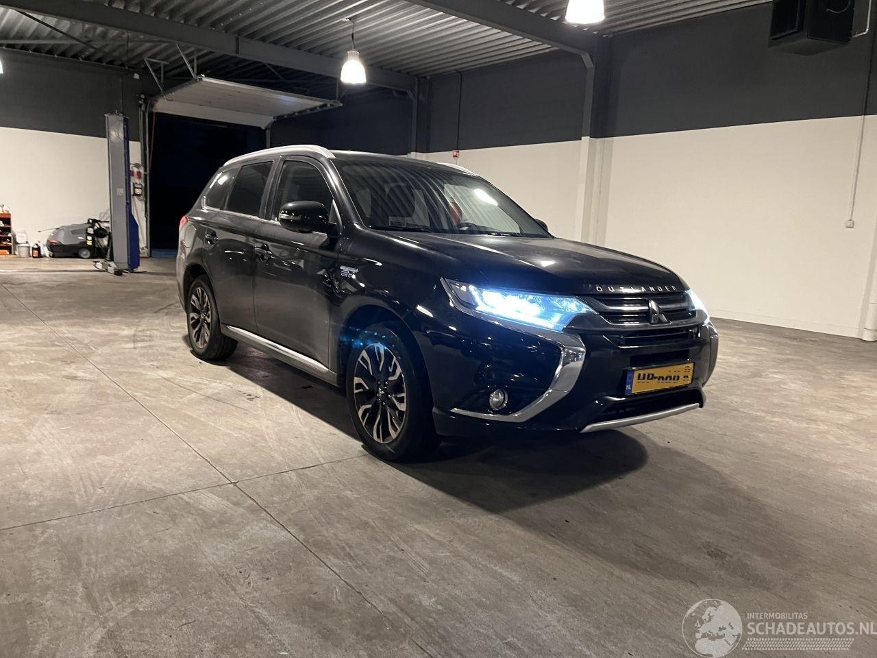 Mitsubishi Outlander - 2.0 PHEV instyle NL NAP!