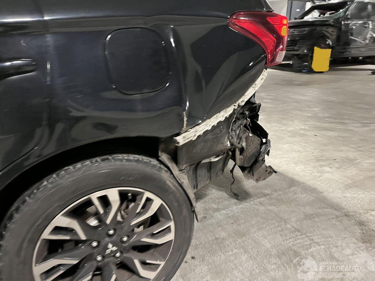 Mitsubishi Outlander - 2.0 PHEV instyle NL NAP!