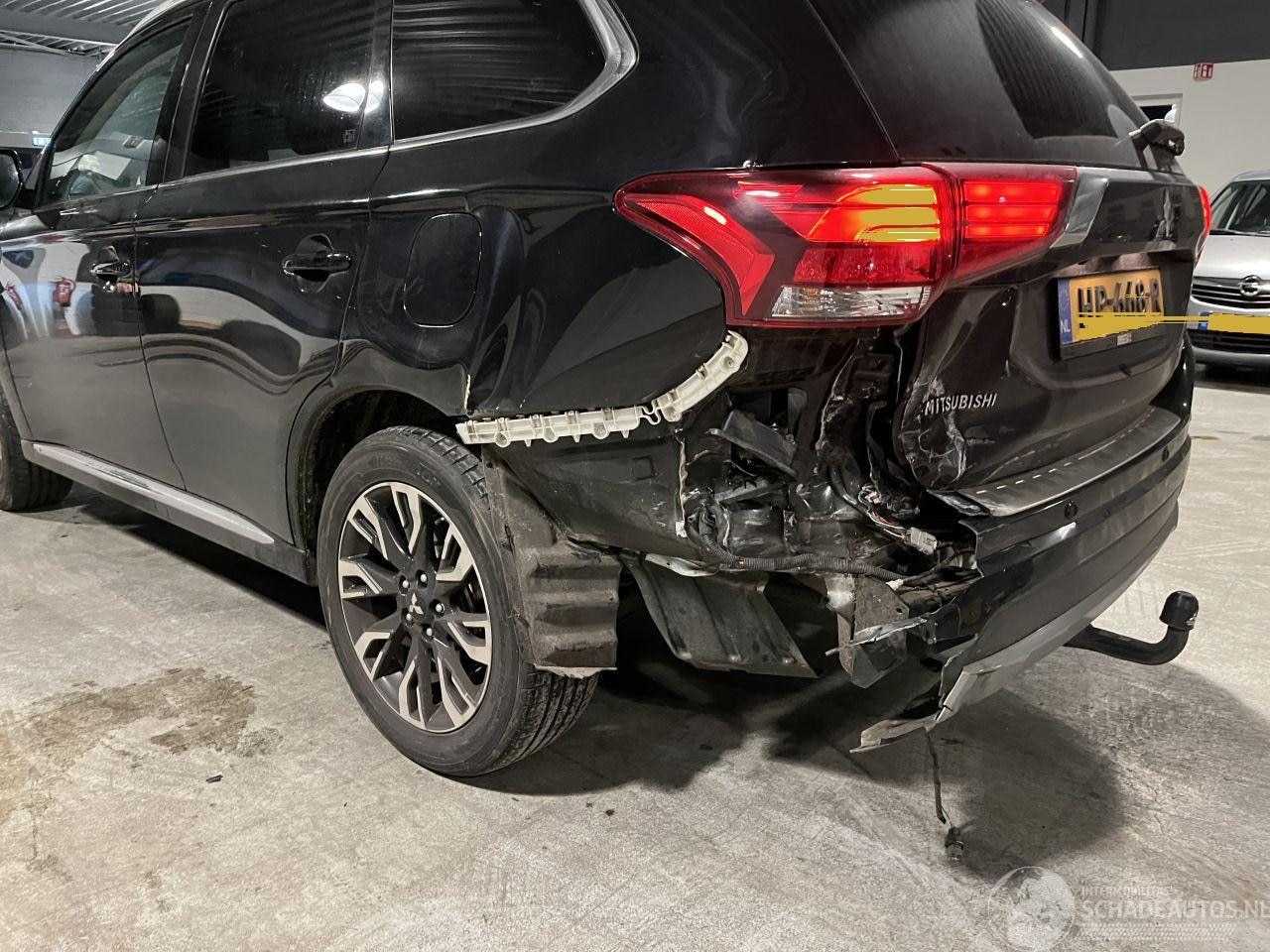 Mitsubishi Outlander - 2.0 PHEV instyle NL NAP!