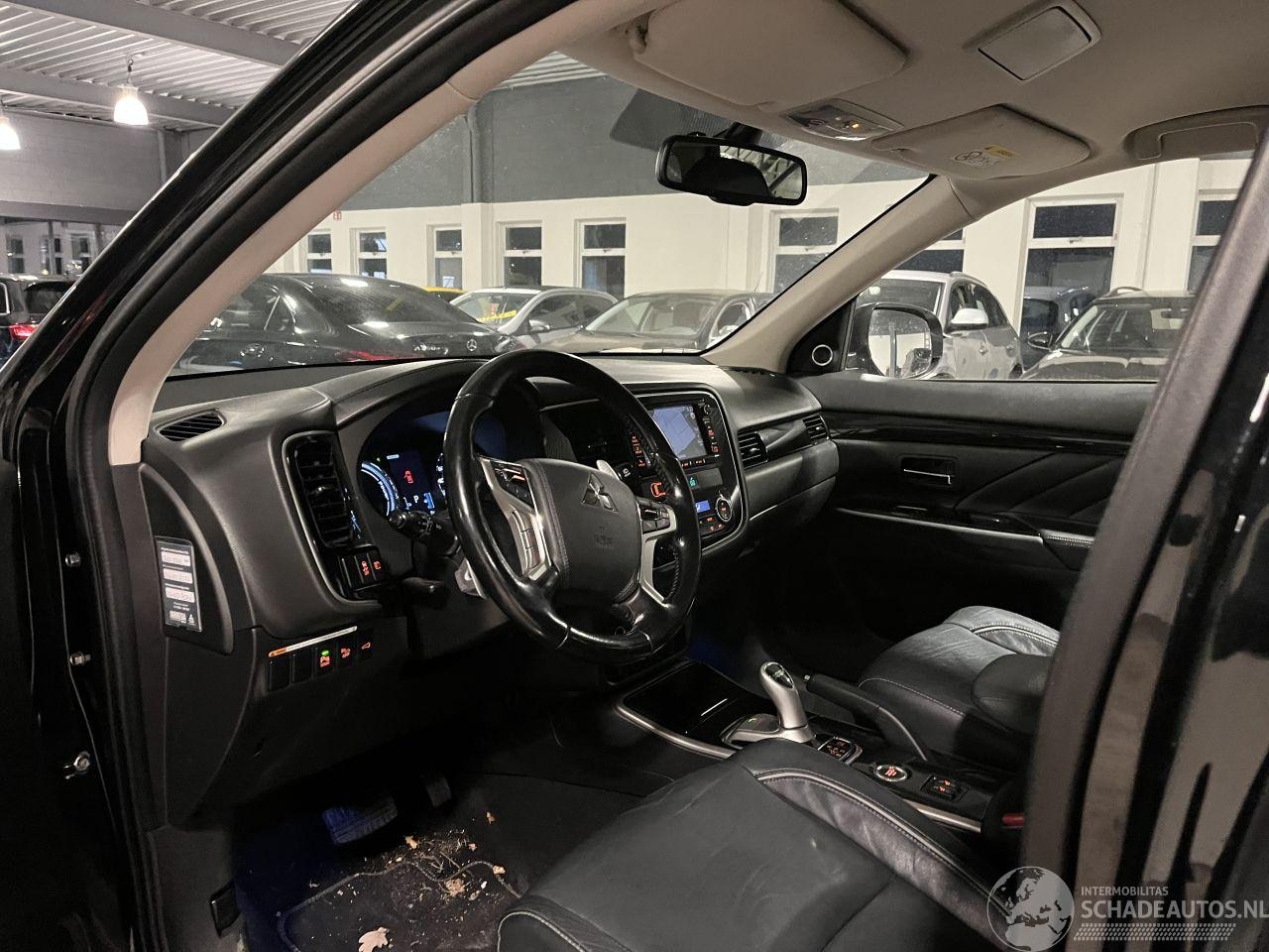 Mitsubishi Outlander - 2.0 PHEV instyle NL NAP!