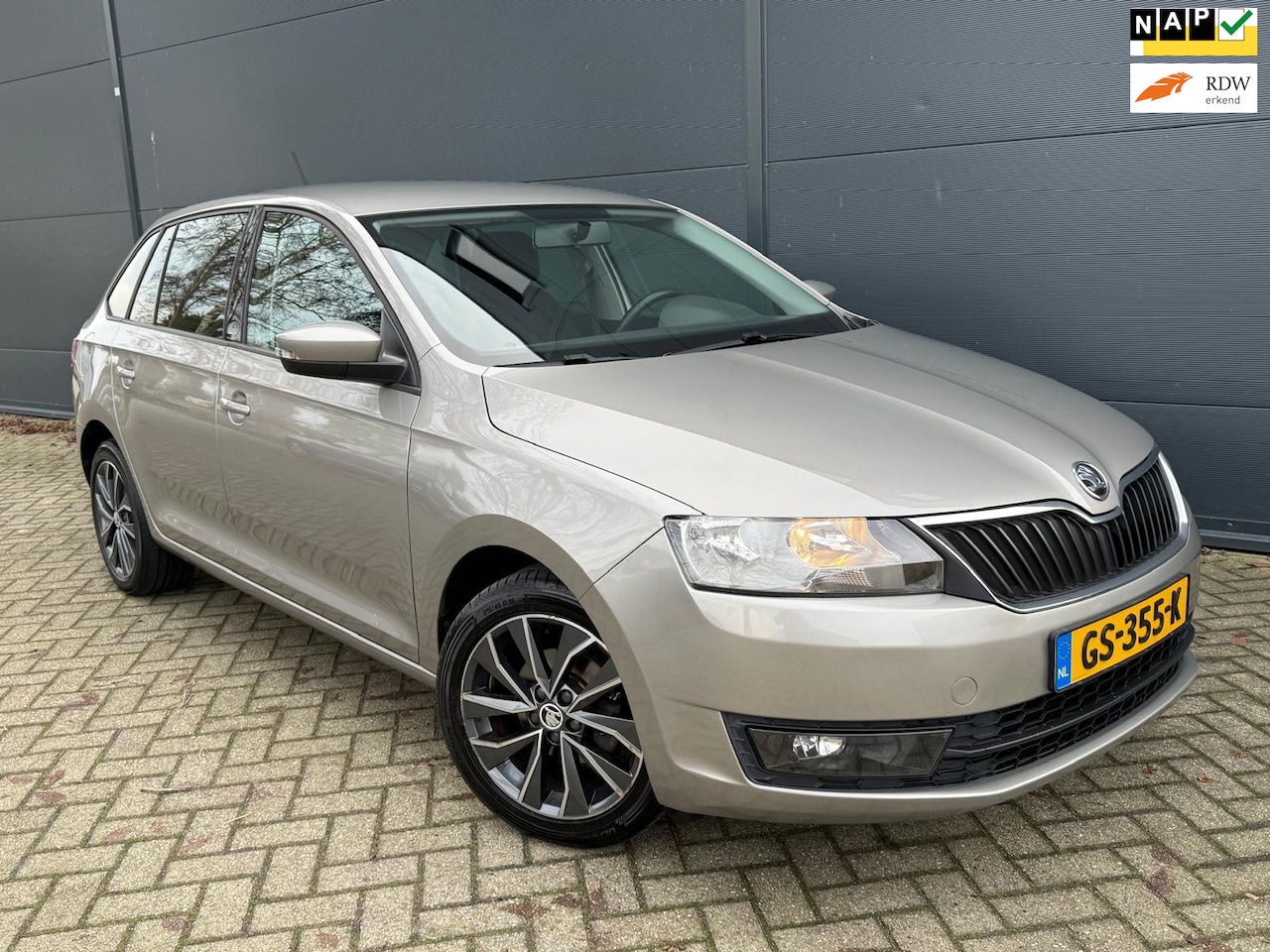 Skoda Rapid Spaceback - 1.2 TSI Greentech/Navi/airco/cruise/ stoelverwarming/bluetooth/trekhaak - AutoWereld.nl