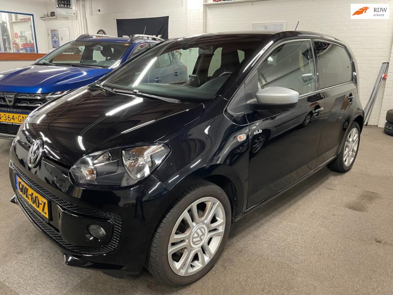 Volkswagen Up! - 1.0 high up! BlueMotion Club Airco Cruise control - AutoWereld.nl