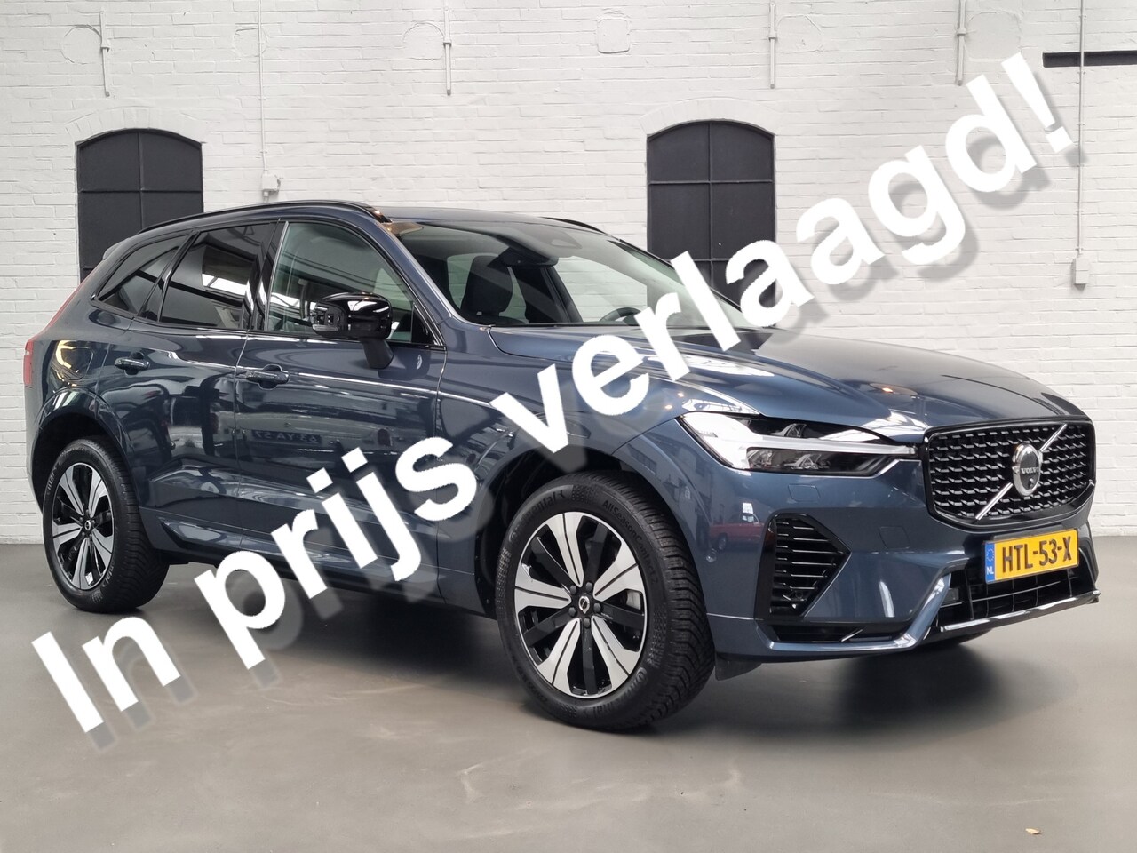 Volvo XC60 - 2.0 T6 Plug-in hybrid AWD Plus Dark PANO / 360 CAMERA / LEER / STUUR EN STOELVERWARMING - AutoWereld.nl