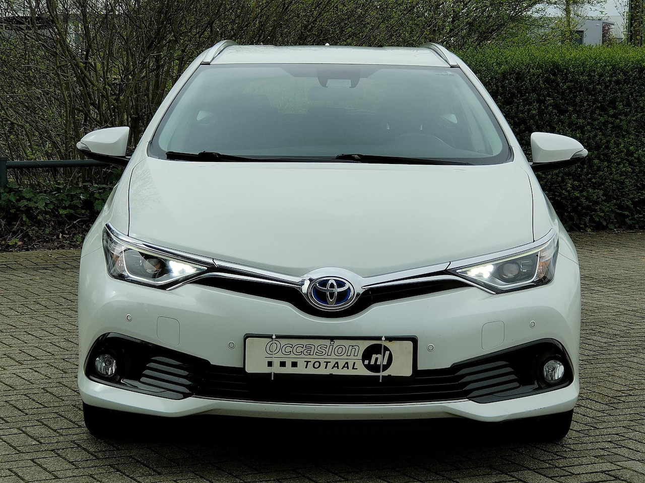 Toyota Auris Touring Sports - 1.8 Hybrid Edition S | Camera | Cruise | Xenon | Stoelverwarming - AutoWereld.nl