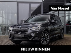 BMW iX3 - Executive 80 kWh | Panoramadak | Adaptieve Cruise-Control | Stoelmemory | Sfeerverlichting